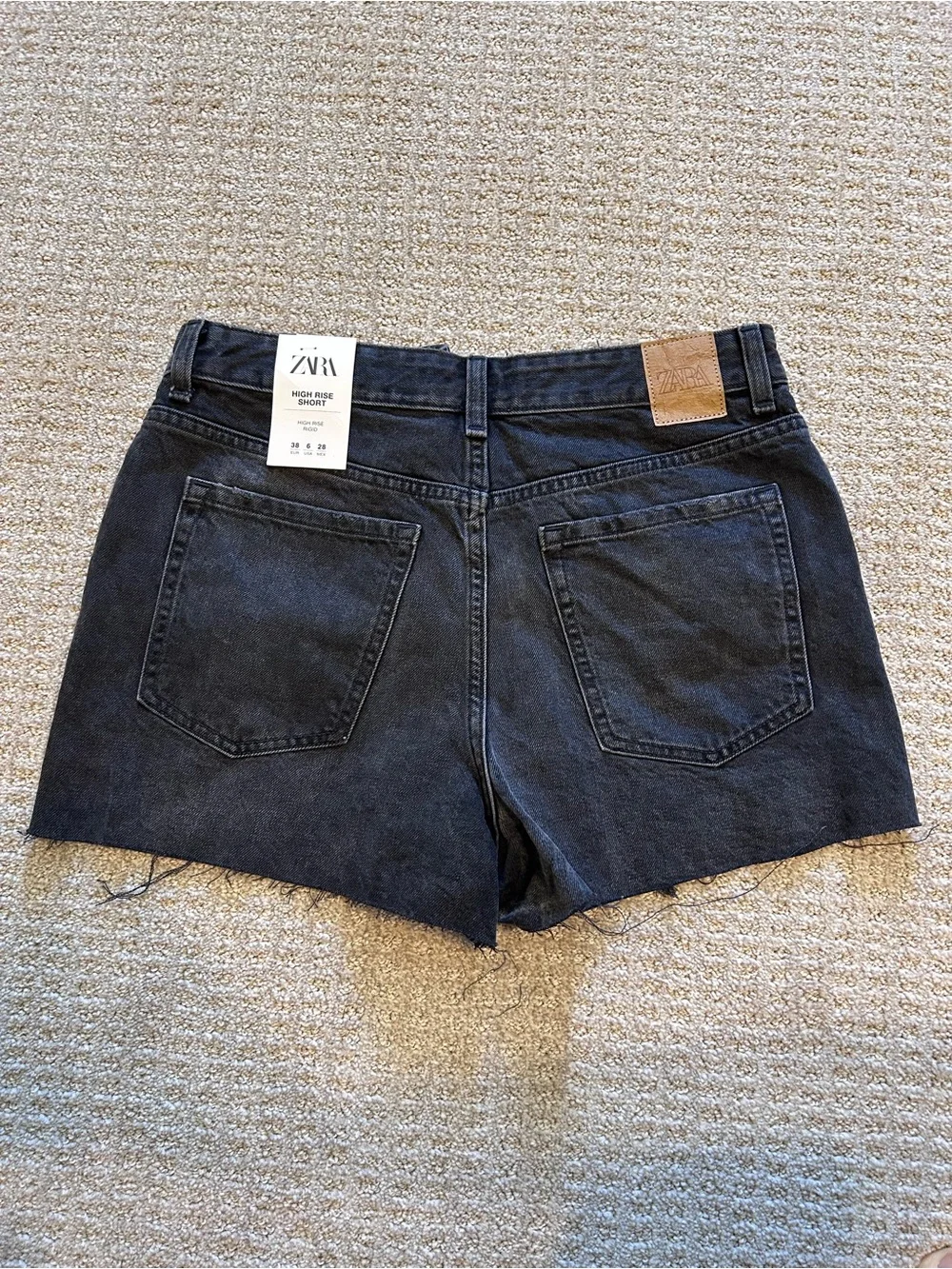 Brand New Zara HIGH RISE Denim Black Short Size 6